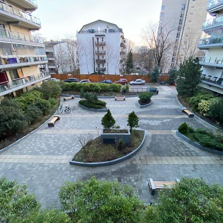 Green Apartment 214 With Private Parking Bükreş Dış mekan fotoğraf