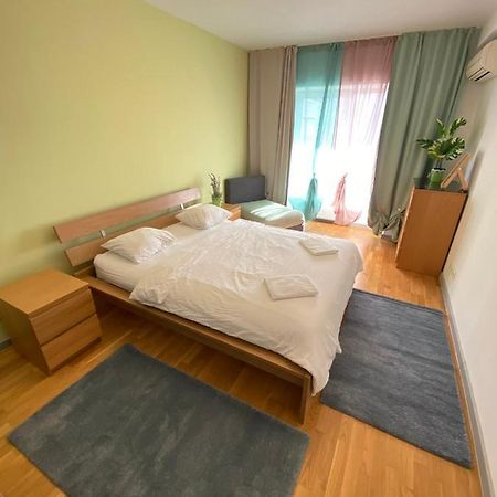 Green Apartment 214 With Private Parking Bükreş Dış mekan fotoğraf