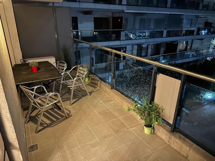 Green Apartment 214 With Private Parking Bükreş Dış mekan fotoğraf