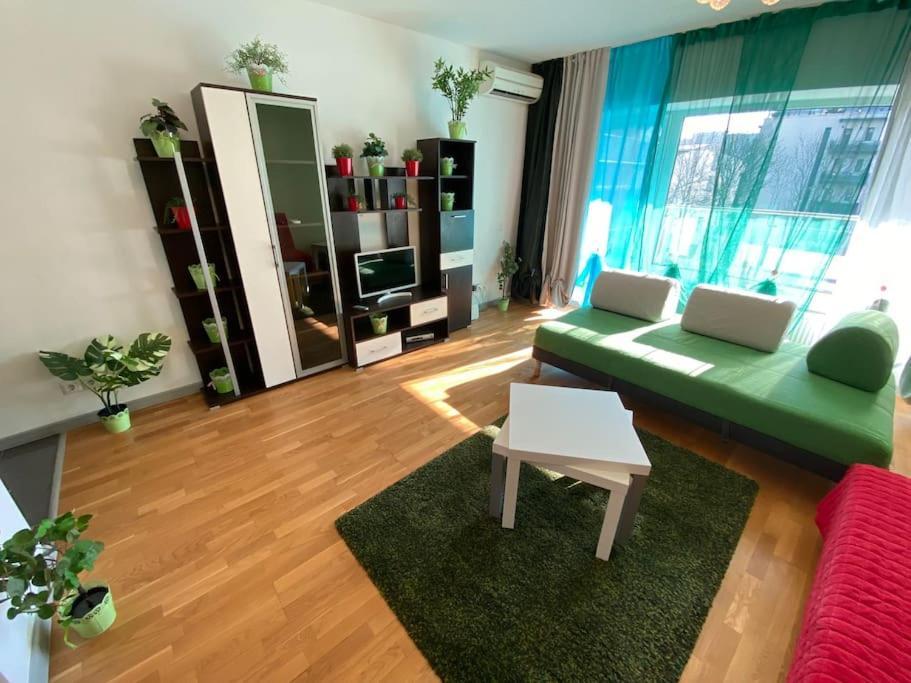Green Apartment 214 With Private Parking Bükreş Dış mekan fotoğraf